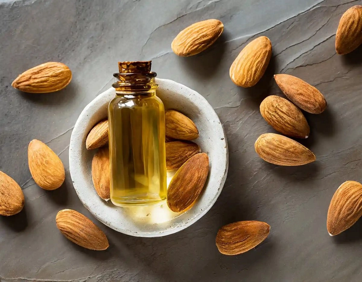 Almond Oil Benefits: સ્વાસ્થ્ય માટે ગુણોનો ભંડાર છે બદામનું તેલ, જાણો ફાયદા https://www.pravinews.com/lifestyle/health-fitness/almond-oil-benefits-almond-oil-is-rich-in-health-benefits-know-the-benefits-5618