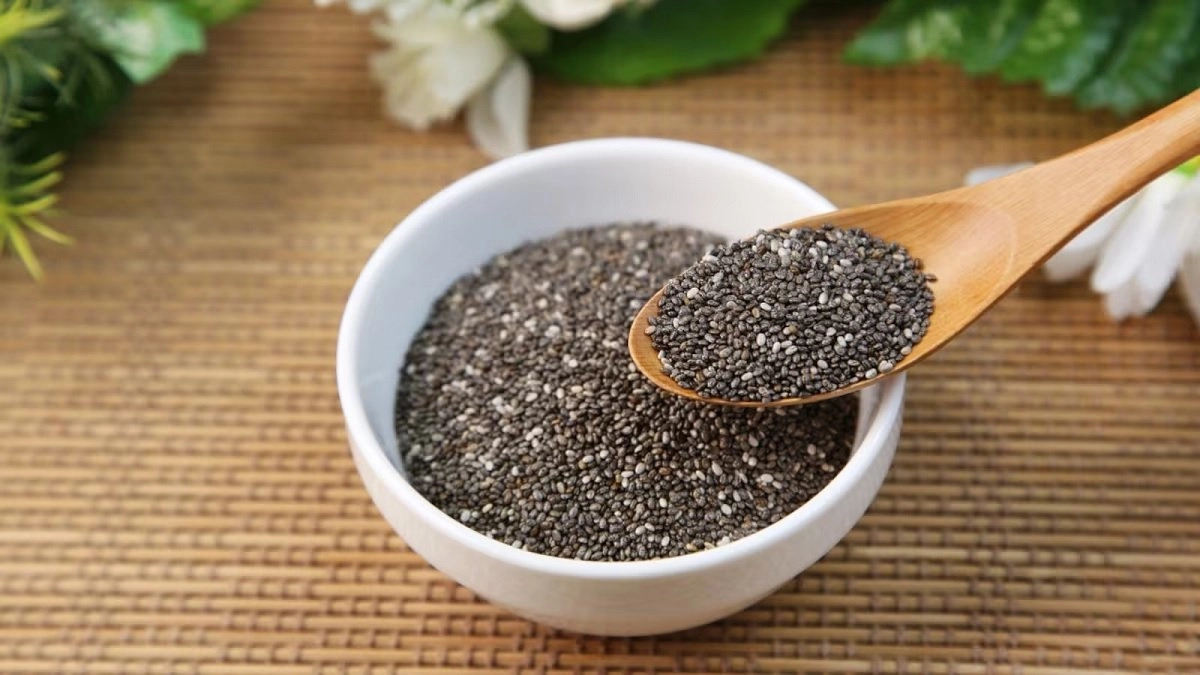 Chia Seeds: વજન ઘટાડવા માટે ચિયા સીડ્સનું સેવન કરી રહ્યા છો, તો જાણો તેની પાછળનું સત્ય 2 Chia Seeds: વજન ઘટાડવા માટે ચિયા સીડ્સનું સેવન કરી રહ્યા છો, તો જાણો તેની પાછળનું સત્ય https://www.pravinews.com/lifestyle/health-fitness/chia-seeds-consuming-chia-seeds-for-weight-loss-then-know-the-truth-behind-it-3700