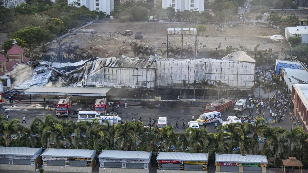 Rajkot Game Zone Fire: રાજકોટના ગેમ ઝોનમાં આગને કારણે બાળકો સહિત 24 લોકોના મોત, આંકડો હજુ વધી શકે છે. 2 Rajkot Game Zone Fire: રાજકોટના ગેમ ઝોનમાં આગને કારણે બાળકો સહિત 24 લોકોના મોત, આંકડો હજુ વધી શકે છે. https://www.pravinews.com/gujarat-news/rajkot-trp-game-zone-fire-incident-more-than-24-people-died-many-injured-and-missing-9574