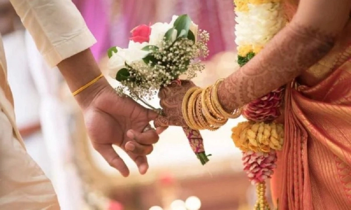 Marriage Mantra: અપરિણીત છોકરીઓએ કરવો જોઈએ આ મંત્રોનો જાપ, મળશે ઈચ્છિત વર 2 Marriage Mantra: અપરિણીત છોકરીઓએ કરવો જોઈએ આ મંત્રોનો જાપ, મળશે ઈચ્છિત વર https://www.pravinews.com/religion/astrology/marriage-mantra-unmarried-girls-should-chant-these-mantras-they-will-get-the-desired-groom-5926