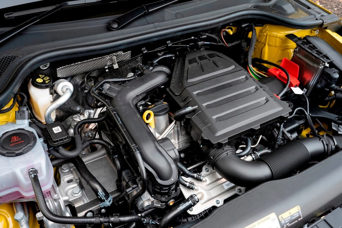 Car Tips : 3-સિલિન્ડર અને 4-સિલિન્ડર એન્જિન વચ્ચે શું તફાવત છે? તમારા માટે ક્યુ વધુ સારું છે જાણો https://www.pravinews.com/automobile/what-is-the-difference-between-a-3-cylinder-and-a-4-cylinder-engine-know-which-one-is-better-for-you-9155