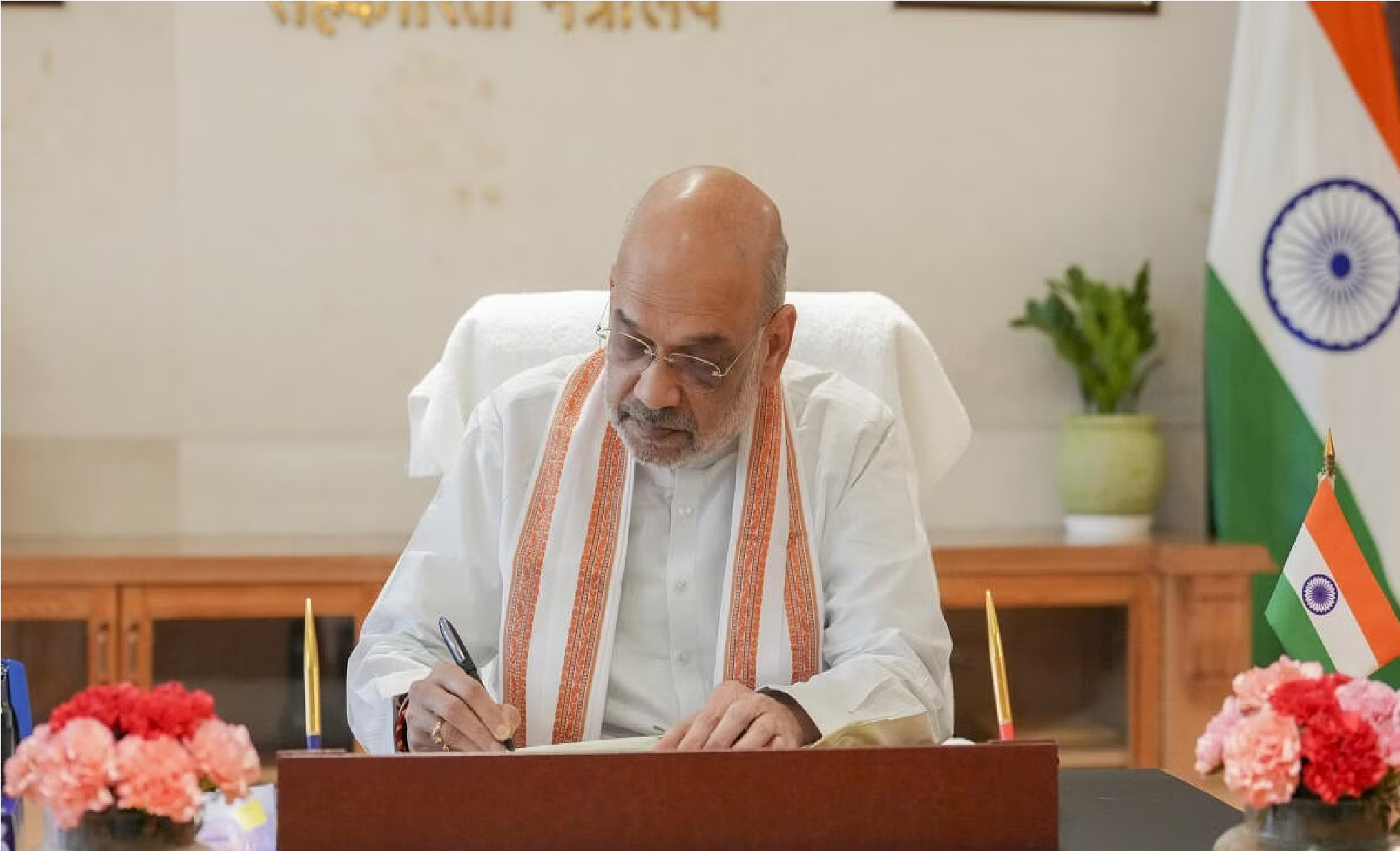 Union Home Minister : મણિપુરને લઈને અમિત શાહ આવ્યા એક્શન મોડ પર, સ્થિતિની સમીક્ષા કરવા ઉચ્ચસ્તરીય બેઠક બોલાવી 2 Union Home Minister : મણિપુરને લઈને અમિત શાહ આવ્યા એક્શન મોડ પર, સ્થિતિની સમીક્ષા કરવા ઉચ્ચસ્તરીય બેઠક બોલાવી https://www.pravinews.com/world-news-in-gujarati/amit-shah-in-action-regarding-manipur-called-a-high-level-meeting-to-review-the-situation-of-the-state-after-violence-13003