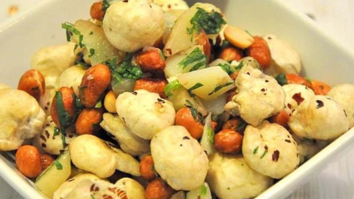 Falhari Bhel Recipe: હવે તમારા બાળક ને નાસ્તામાં બનાવી આપો આ ભેળ, બાળકો ખાઈને રાજી ના રેડ જશે https://www.pravinews.com/food/now-make-this-mixture-for-breakfast-for-your-child-children-will-be-happy-to-eat-it-13826