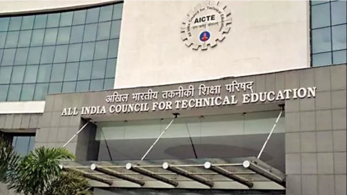 AICTE : કોર એન્જિનિયરિંગ પ્રત્યે યુવાનોનો થઇ રહ્યો છે મોહ ભંગ, રસ વધારવા AICTEએ શરુ કરી આવી યોજના https://www.pravinews.com/world-news-in-gujarati/aicte-launches-new-scholarship-scheme-to-enhance-core-engineering-interests-11310