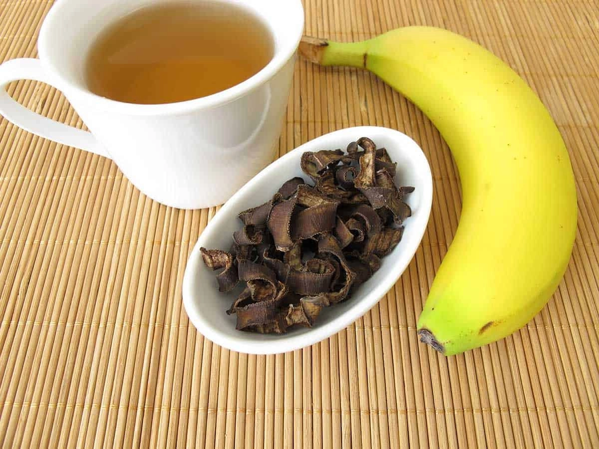 Health Benefits of Banana Peel Tea : કેળાની છાલની ચા પીવાથી મળે છે આ 5 સ્વાસ્થ્ય લાભ, જાણો તેની રેસિપી. https://www.pravinews.com/lifestyle/health-fitness/benefits-of-consuming-banana-peel-tea-in-gujarati-14654