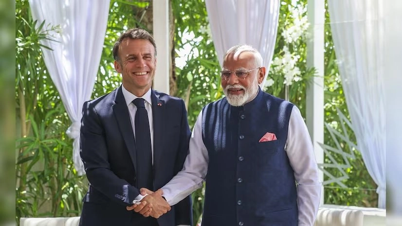 G7 Summit: રાષ્ટ્રપતિ મેક્રોનને મળ્યા PM મોદી, બંને નેતાઓએ આ મુદ્દે કરી ચર્ચા https://www.pravinews.com/international-news/pm-narendra-modi-met-french-president-emmanuel-macron-discuss-ways-to-further-strengthen-partnership-in-italy-g7-summit-12472