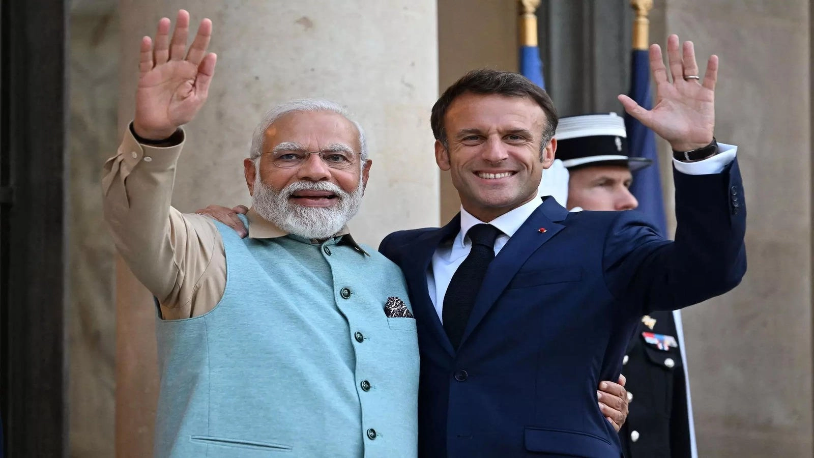 G7 Summit: રાષ્ટ્રપતિ મેક્રોનને મળ્યા PM મોદી, બંને નેતાઓએ આ મુદ્દે કરી ચર્ચા https://www.pravinews.com/international-news/pm-narendra-modi-met-french-president-emmanuel-macron-discuss-ways-to-further-strengthen-partnership-in-italy-g7-summit-12472