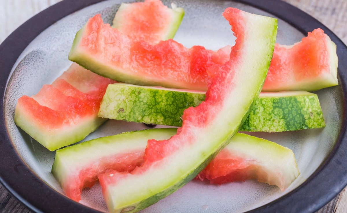 Watermelon Rind Dishes: નહિ જરૂર પડે તરબૂચની છાલ ફેંકવાની, બનાવી શકો છો આ વાનગીઓ 2 Watermelon Rind Dishes: નહિ જરૂર પડે તરબૂચની છાલ ફેંકવાની, બનાવી શકો છો આ વાનગીઓ https://www.pravinews.com/food/watermelon-rind-recipe-in-hindi-how-to-use-watermelon-peel-in-kitchen-11322
