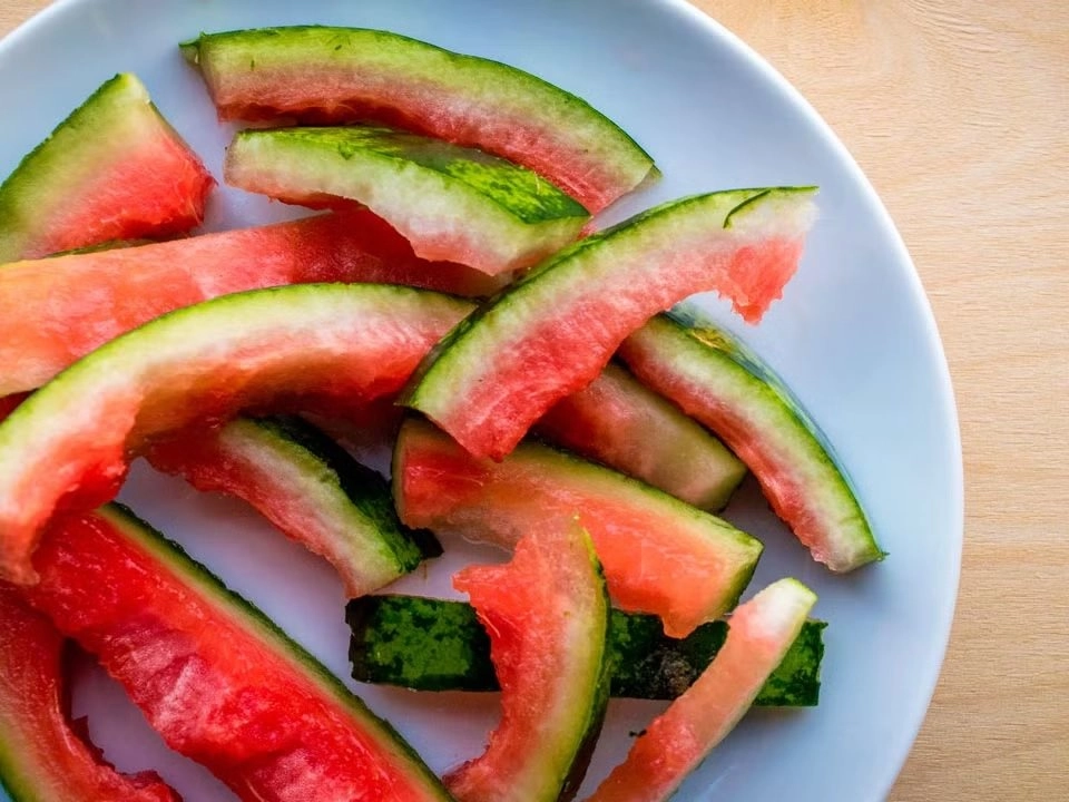 Watermelon Rind Dishes: નહિ જરૂર પડે તરબૂચની છાલ ફેંકવાની, બનાવી શકો છો આ વાનગીઓ 3 Watermelon Rind Dishes: નહિ જરૂર પડે તરબૂચની છાલ ફેંકવાની, બનાવી શકો છો આ વાનગીઓ https://www.pravinews.com/food/watermelon-rind-recipe-in-hindi-how-to-use-watermelon-peel-in-kitchen-11322