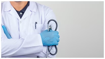 Odisha: કટક હોસ્પિટલના હાઉસ સર્જનોએ કરી આવી જાહેરાત https://www.pravinews.com/world-news-in-gujarati/house-surgeons-of-cuttack-hospital-call-for-cease-work-from-wednesday-20341