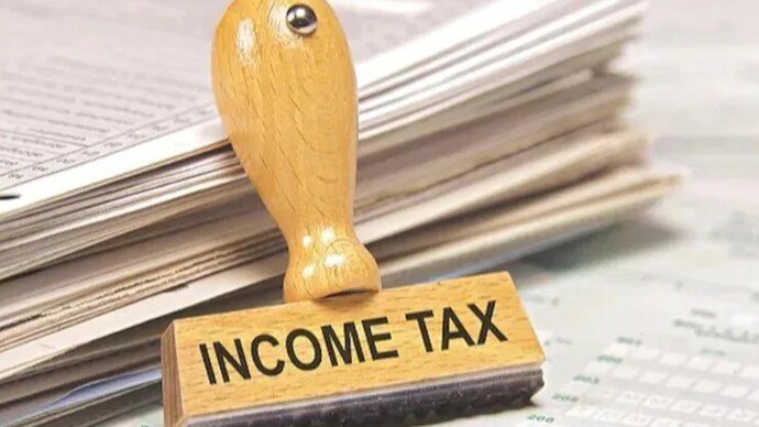 income tax: શું તમે પહેલી વાર આવકવેરા રિટર્ન ફાઇલ કરી રહ્યાં છો? તો આ વાતોનું ધ્યાન રાખો https://www.pravinews.com/business/biz-what-should-be-kept-in-mind-while-filing-income-tax-return-for-the-first-time-17838