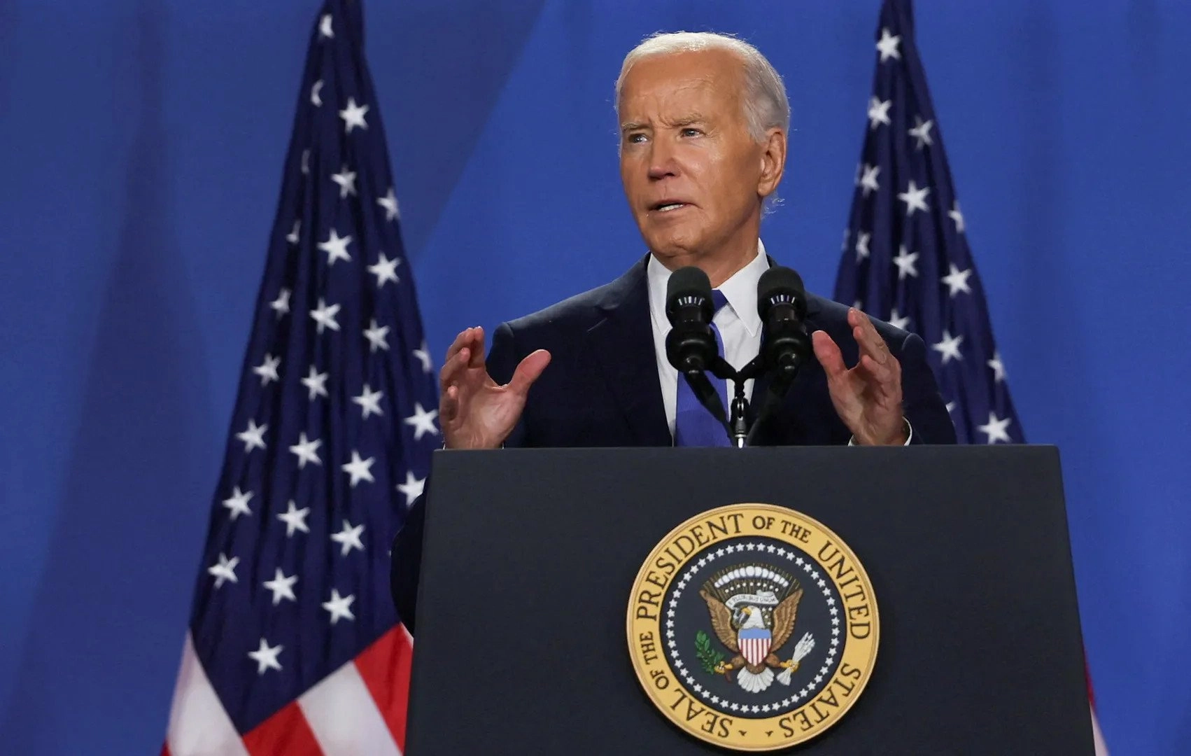 US: ઝેલેન્સ્કીને પુતિન કહેવા પર જર્મન ચાન્સેલરે આ રીતે કર્યો બાઇડેનનો બચાવ 2 US: ઝેલેન્સ્કીને પુતિન કહેવા પર જર્મન ચાન્સેલરે આ રીતે કર્યો બાઇડેનનો બચાવ https://www.pravinews.com/international-news/us-president-joe-biden-slip-of-tongue-nato-leaders-reactions-18852