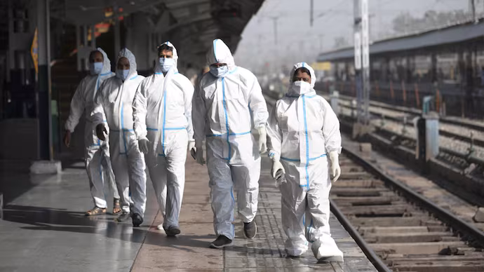 Covid: શું ભારતમાં કોવિડની બીજી લહેર આવશે? અમેરિકાના 25 રાજ્યોમાં કોવિડ સંક્રમણ વધ્યું. 2 Covid: શું ભારતમાં કોવિડની બીજી લહેર આવશે? અમેરિકાના 25 રાજ્યોમાં કોવિડ સંક્રમણ વધ્યું. https://www.pravinews.com/world-news-in-gujarati/another-wave-of-covid-may-arrive-in-india-32830