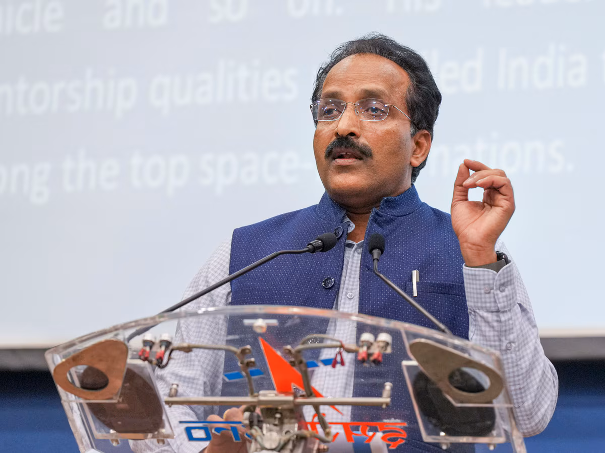 National News : પ્રજ્ઞાને ચંદ્ર પર ખનીજની શોધ કેવી રીતે કરી? ISRO ચીફ સોમનાથે ચંદ્રયાન-3 વિશે નવી માહિતી આપી https://www.pravinews.com/world-news-in-gujarati/how-did-pragyan-discover-minerals-on-moon-isro-chief-somnath-gave-new-information-about-chandrayaan-31503