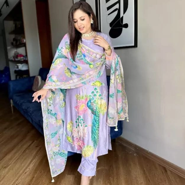 Janmashtami 2024 : જન્માષ્ટમી પર પરફેક્ટ લુક માટે આ પ્રિન્ટેડ સૂટ પહેરો 2 Janmashtami 2024 : જન્માષ્ટમી પર પરફેક્ટ લુક માટે આ પ્રિન્ટેડ સૂટ પહેરો https://www.pravinews.com/lifestyle/fashion-news/janmashtami-2024-suit-designs-for-perfect-look-31465