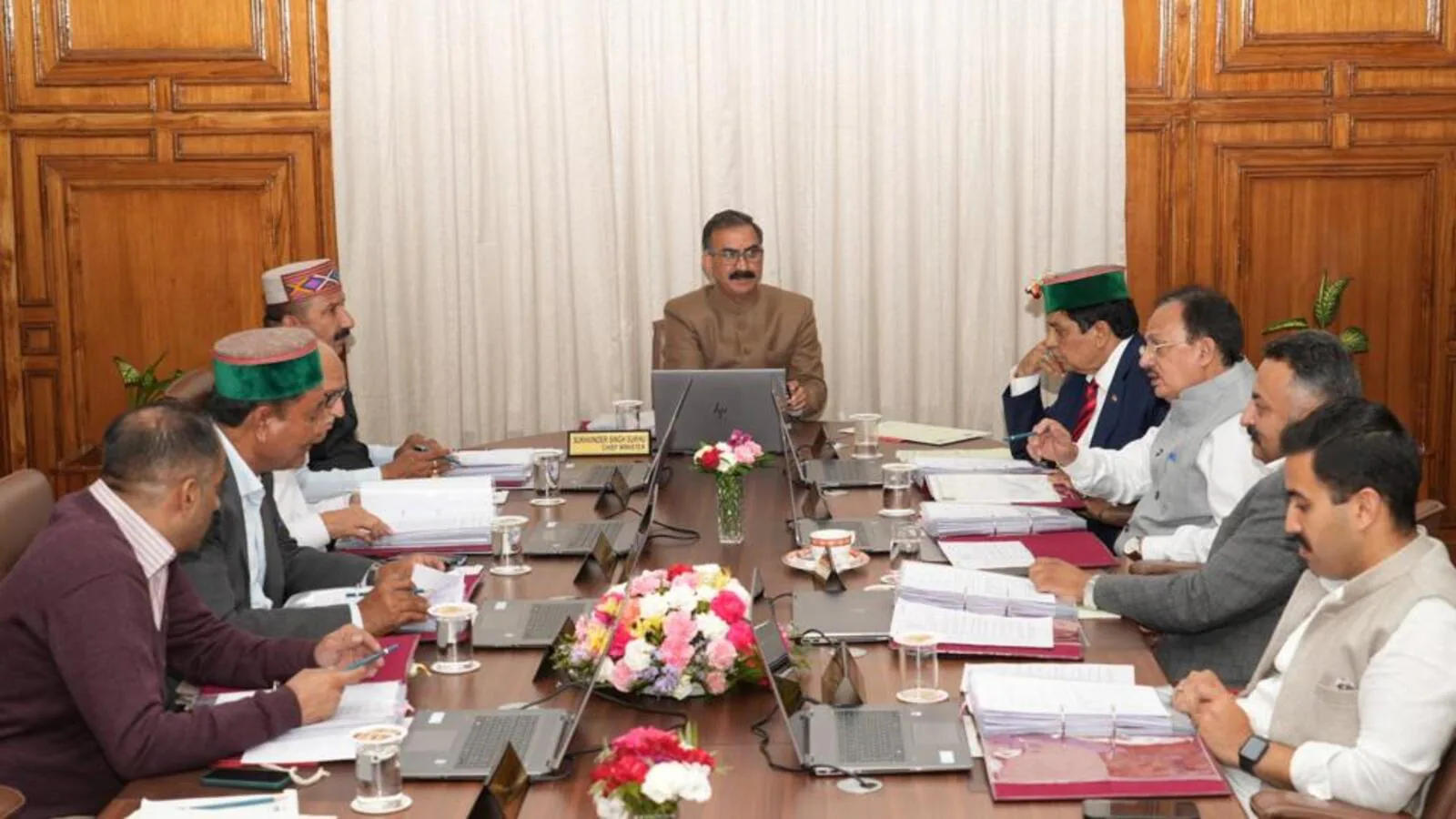 હિમાચલના આર્થિક સંકટ પર સીએમ સુખવિંદર સિંહ સુખુએ આપ્યું મોટું નિવેદન, જાણો શું કહ્યું? https://www.pravinews.com/world-news-in-gujarati/cm-sukhvinder-singh-sukhu-on-himachal-pradesh-economic-crisis-ann-33908