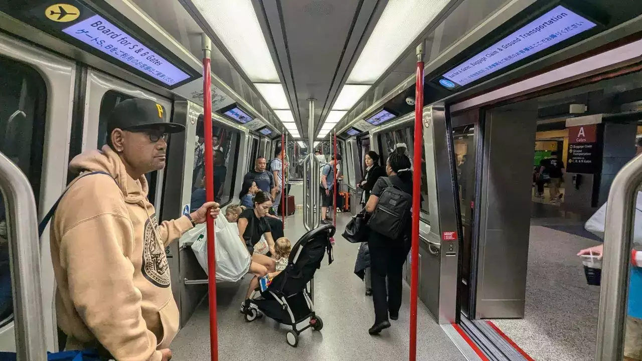 દેશમાં પહેલીવાર દોડશે એર ટ્રેન, દિલ્હી એરપોર્ટ માટે ટેન્ડર બહાર પાડવામાં આવ્યું,જાણો સંપૂર્ણ પ્લાન 2 દેશમાં પહેલીવાર દોડશે એર ટ્રેન, દિલ્હી એરપોર્ટ માટે ટેન્ડર બહાર પાડવામાં આવ્યું,જાણો સંપૂર્ણ પ્લાન https://www.pravinews.com/world-news-in-gujarati/delhi-airport-all-set-to-get-the-country-first-ever-air-train-for-easy-travel-between-terminals-detail-is-here-40466