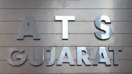 ગુજરાત ATSના હાથે લાગી મોટી સફળતા, હનીટ્રેપમાં ફસાઈ દેશ વિરુદ્ધ કરી રહ્યો હતો આવું કામ https://www.pravinews.com/gujarat-news/ahmedabad-gujarat-ats-arrested-an-accused-named-pankaj-kotiya-from-porbandar-for-transferring-sensitive-information-to-a-pakistani-woman-52178