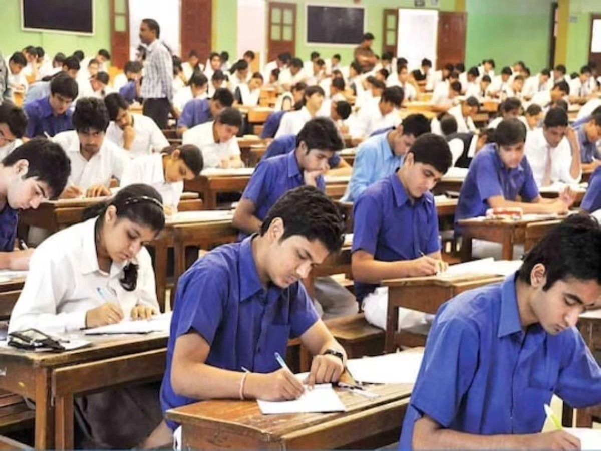 CBSE Board Exam 2025 Date : જાહેર થઇ ગઈ ધો 10-12ની પ્રેક્ટિકલ અને થિયરી પરીક્ષાઓની તારીખ https://www.pravinews.com/world-news-in-gujarati/education-cbse-board-exam-2025-date-practical-exams-from-january-1-and-theory-exams-will-start-from-february-15-cbse-board-has-announced-51213