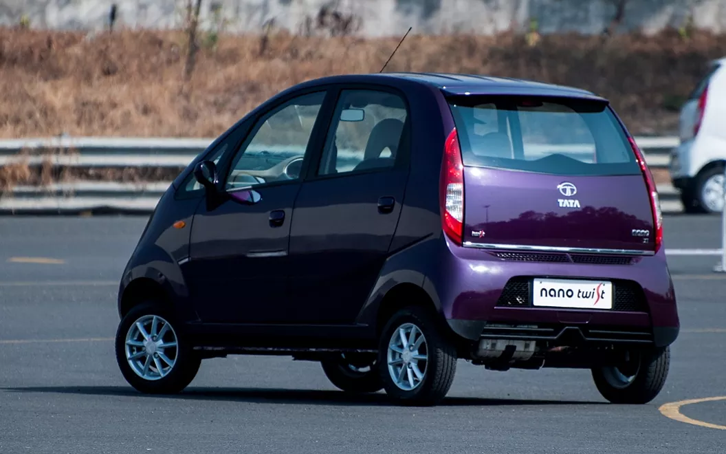 Tata Nano Vs MG comet : ફીચર્સની દ્રષ્ટિએ કોણ વધુ શ્રેષ્ઠ https://www.pravinews.com/automobile/tata-nano-vs-mg-comet-price-features-review-and-other-specifications-50710