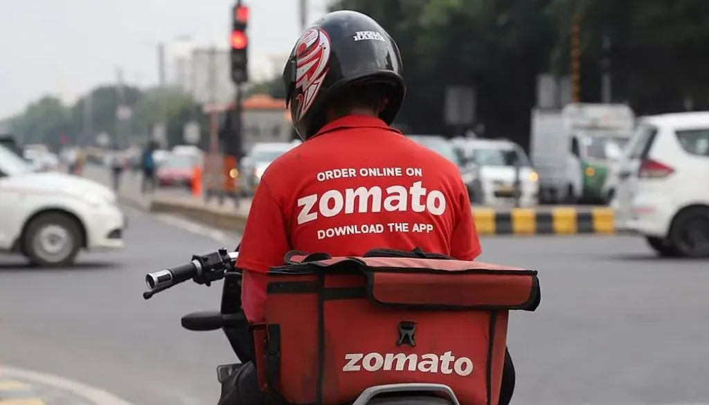 Zomatoની ફૂડ ડિલિવરી મોંઘી થશે ,પ્લેટફોર્મ ચાર્જમાં કરાયો વધારો https://www.pravinews.com/business/zomato-increase-platform-for-food-delivery-amid-festive-season-50510