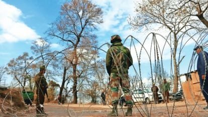 જમ્મુ-કાશ્મીરમાં આતંકવાદી હુમલાનું કાવતરું! પૂંછમાં IED અને વિસ્ફોટક સામગ્રી મળી આવી https://www.pravinews.com/world-news-in-gujarati/jammu-kashmir-terrorist-attack-conspiracy-ied-explosive-material-in-poonc-61509