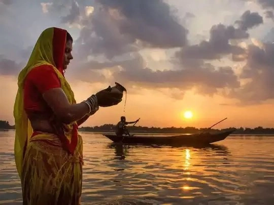 આજે અસ્ત થતા સૂર્યની ઉપાસના કરવામાં આવશે, જાણો શું છે છઠ પૂજાનું મહત્વ? https://www.pravinews.com/religion/astrology/chhath-puja-2024-date-third-day-puja-vidhi-surya-arghya-vidhi-shubh-muhurt-chhath-puja-significance-tvisu-dskc-53462