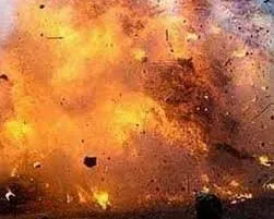 મુર્શિદાબાદમાં બોમ્બ બનાવતી વખતે વિસ્ફોટ થતા 3 લોકોના મોત, જોરદાર વિસ્ફોટને કારણે ફેલાયો ગભરાટ 2 મુર્શિદાબાદમાં બોમ્બ બનાવતી વખતે વિસ્ફોટ થતા 3 લોકોના મોત, જોરદાર વિસ્ફોટને કારણે ફેલાયો ગભરાટ https://www.pravinews.com/world-news-in-gujarati/bomb-blast-west-bengal-murshidabad-bomb-explosion-killed-people-injured-hospitalised-66702