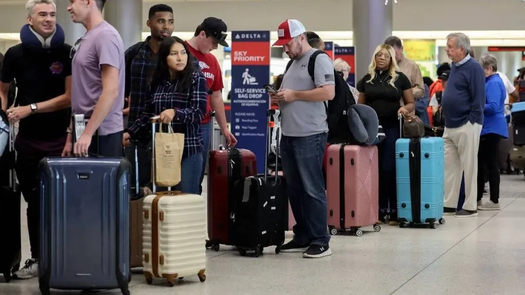 ફ્લાઈટમાં સામાન માટે બદલાયા નિયમો, માત્ર 7 કિલોની એક બેગ લઇ જવા દેવામાં આવશે 2 ફ્લાઈટમાં સામાન માટે બદલાયા નિયમો, માત્ર 7 કિલોની એક બેગ લઇ જવા દેવામાં આવશે https://www.pravinews.com/world-news-in-gujarati/flights-new-rules-hand-luggage-only-one-bag-not-more-than-7kg-in-flight-news-76820