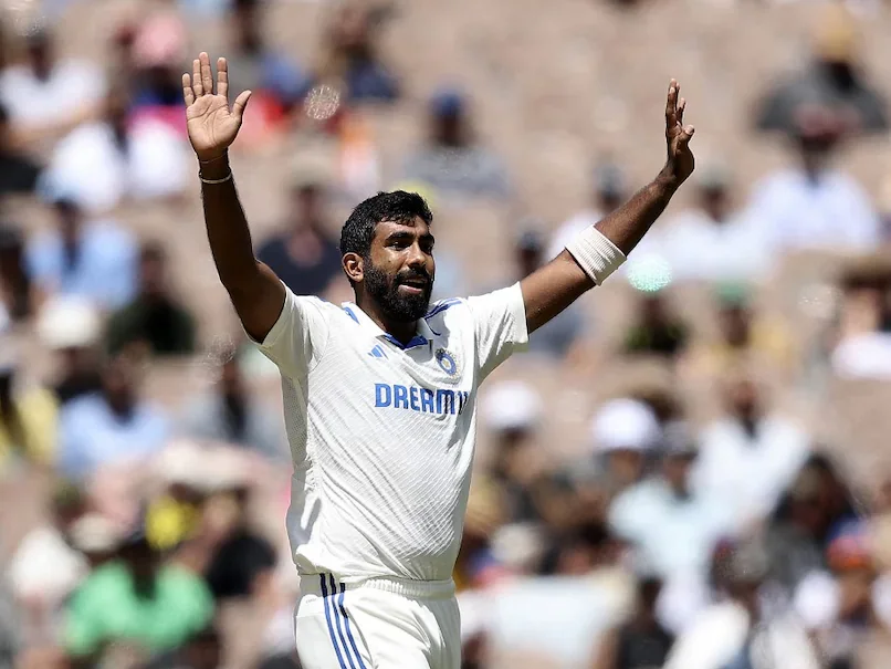 'જસપ્રીત બુમરાહ જેવું કોઈ નથી..', ટેસ્ટ ક્રિકેટમાં બુમરાહે 200 વિકેટ પૂરી કરીને બનાવ્યો આ વર્લ્ડ રેકોર્ડ https://www.pravinews.com/sports/jasprit-bumrah-becomes-the-first-bowler-in-test-history-to-complete-200-wickets-below-average-79034