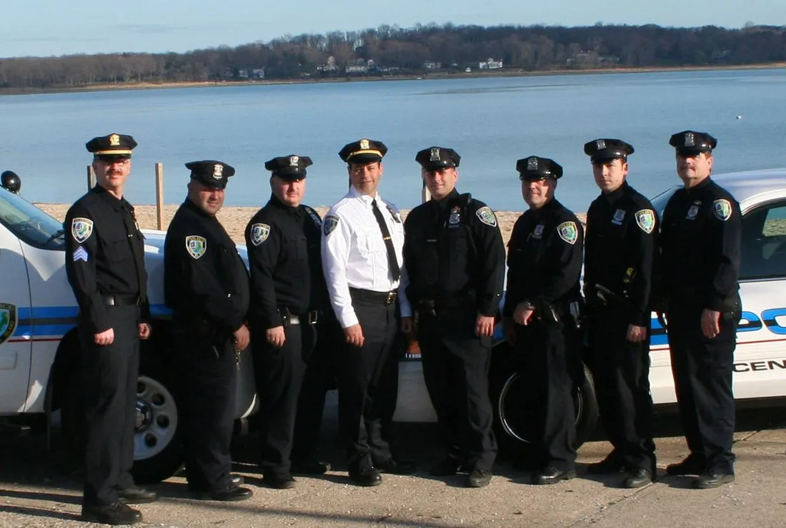 એવા દેશો કે જ્યાં પોલીસ પાસે પણ બંદૂકો નથી! શું તમે ત્યાં મુસાફરી કરવાનું પસંદ કરશો? https://www.pravinews.com/trending/viral-news/this-island-nation-ranked-safest-for-travel-in-2025-check-the-list-here-64653