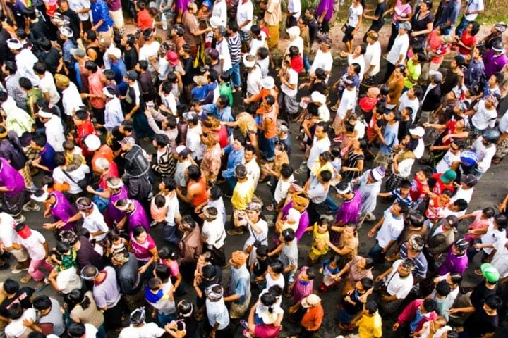 જો વિશ્વની વસ્તી અડધી થઈ જાય તો શું થશે? જાણો તેના ફાયદા કે ગેરફાયદા 3 જો વિશ્વની વસ્તી અડધી થઈ જાય તો શું થશે? જાણો તેના ફાયદા કે ગેરફાયદા https://www.pravinews.com/ajab-gajab/what-will-happen-if-the-worlds-population-is-halved-know-its-benefits-or-disadvantages-76974