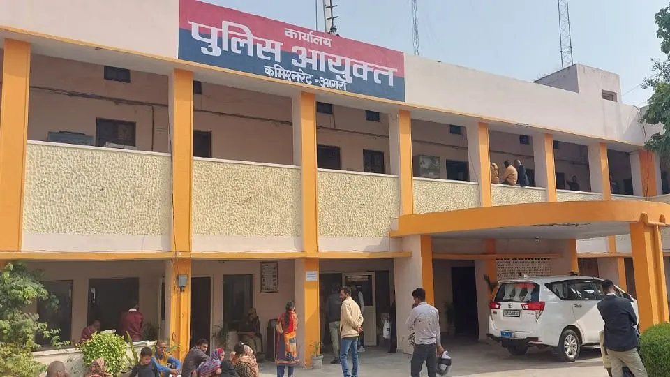 આગ્રામાં પતિ-પત્ની વચ્ચે સરસવના તેલને લઈને થયો ઝઘડો, મામલો પોલીસ સુધી પહોંચ્યો 2 આગ્રામાં પતિ-પત્ની વચ્ચે સરસવના તેલને લઈને થયો ઝઘડો, મામલો પોલીસ સુધી પહોંચ્યો https://www.pravinews.com/world-news-in-gujarati/agra-husband-and-wife-fight-over-mustard-oil-case-reached-at-police-station-88459