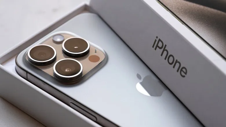 માત્ર એક અક્ષર જ નહિ, iPhone ના "i" માં છુપાયેલું છે એક મોટું રહસ્ય, સ્ટીવ જોબ્સે તેનો ખુલાસો કર્યો https://www.pravinews.com/ajab-gajab/what-is-the-reason-behind-keeping-prefix-i-in-apple-products-know-from-steve-jobs-statement-96651