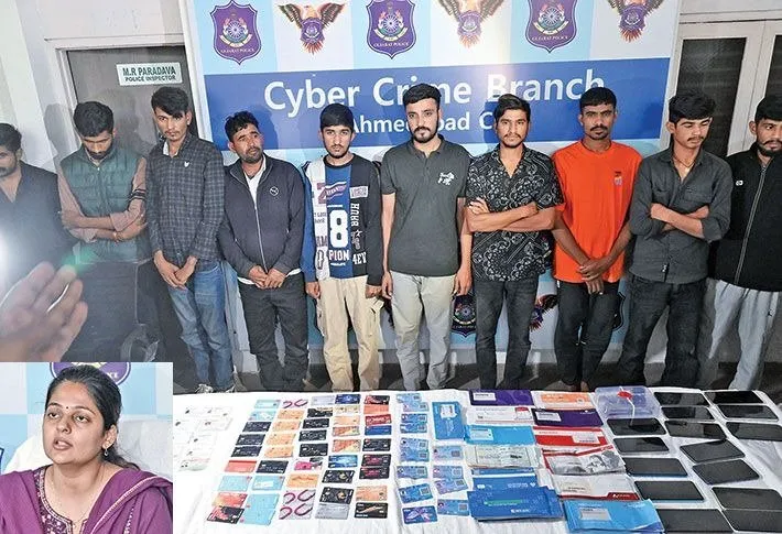 ડિજિટલ અરેસ્ટ ફ્રોડ ગેંગના 11 આરોપીઓની ધરપકડ, ઘણા રાજ્યોમાં ગુનાઓ આચર્યા 2 ડિજિટલ અરેસ્ટ ફ્રોડ ગેંગના 11 આરોપીઓની ધરપકડ, ઘણા રાજ્યોમાં ગુનાઓ આચર્યા https://www.pravinews.com/gujarat-news/11-accused-of-digital-arrest-fraud-gang-arrested-109-cases-registered-against-them-103804