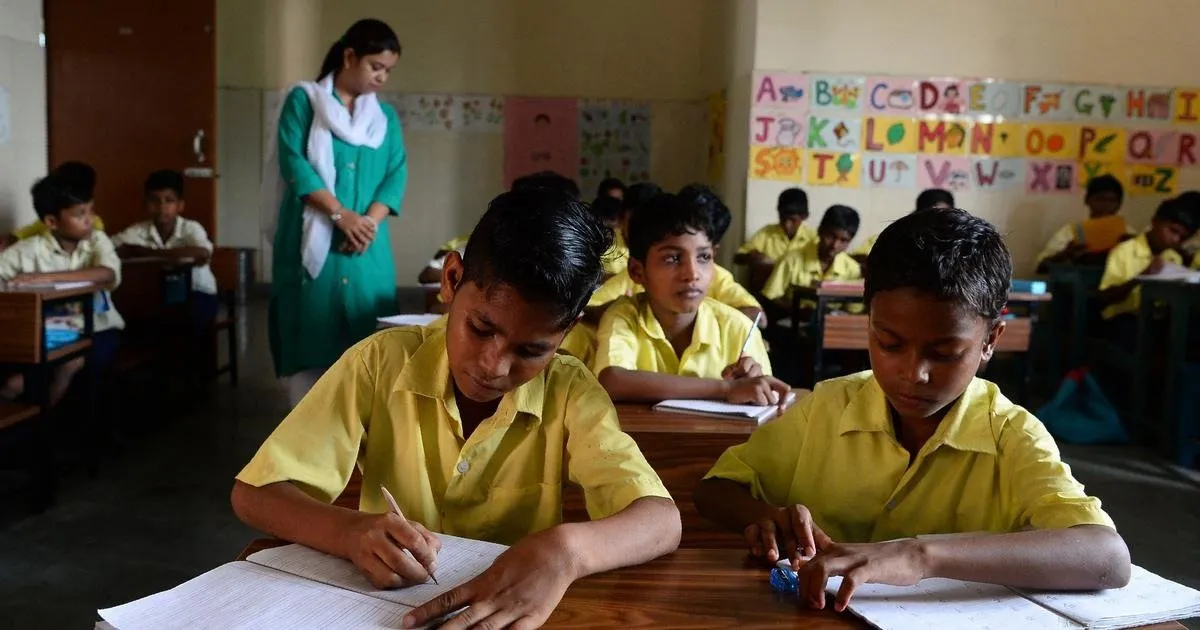 સરકારી શાળાઓમાં વિદ્યાર્થીઓની હાજરી ઓનલાઈન લેવામાં આવશે, જાણો ક્યારે લાગુ થશે નવો નિયમ 3 સરકારી શાળાઓમાં વિદ્યાર્થીઓની હાજરી ઓનલાઈન લેવામાં આવશે, જાણો ક્યારે લાગુ થશે નવો નિયમ https://www.pravinews.com/world-news-in-gujarati/bihar-govt-schools-students-online-attendance-will-be-taken-new-rule-implemented-on-10-february-100794