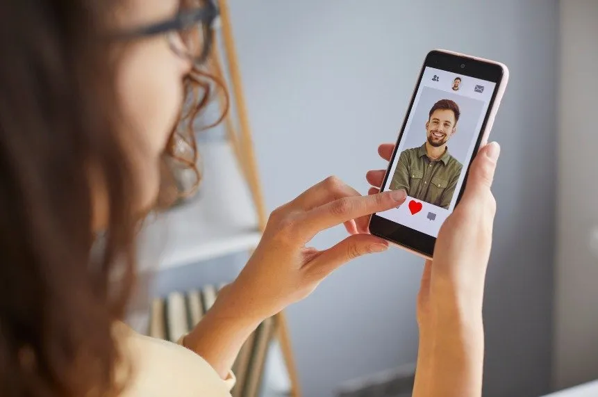 ઓનલાઈન ડેટિંગમાં AIનો જાદુ દેખાયો, હવે નકલી પ્રોફાઇલ અને કૌભાંડો નહીં થાય? 2 ઓનલાઈન ડેટિંગમાં AIનો જાદુ દેખાયો, હવે નકલી પ્રોફાઇલ અને કૌભાંડો નહીં થાય? https://www.pravinews.com/technology/tech-news/online-dating-apps-fake-profiles-ai-security-100813