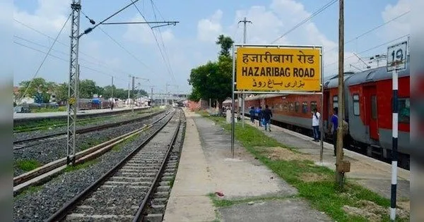 રેલ્વે સ્ટેશનના નામ પાછળ લખેલા 'રોડ' શબ્દમાં ઘણી બધી માહિતી છે, શું તમે જાણો છો? https://www.pravinews.com/ajab-gajab/railways-decoding-railway-station-names-what-road-mean-indian-railway-interesting-facts-107599