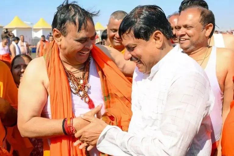 રાજસ્થાન કેબિનેટે મહાકુંભમાં લગાવી પવિત્ર ડૂબકી, મુખ્યમંત્રીએ ત્રિવેણી કિનારે મંદિરો અંગે અનેક નિર્ણયો લીધા 2 રાજસ્થાન કેબિનેટે મહાકુંભમાં લગાવી પવિત્ર ડૂબકી, મુખ્યમંત્રીએ ત્રિવેણી કિનારે મંદિરો અંગે અનેક નિર્ણયો લીધા https://www.pravinews.com/world-news-in-gujarati/rajasthan-cabinet-holy-dip-in-prayagraj-maha-kumbh-cm-bhajanlal-sharma-cabinet-meeting-on-triveni-98621