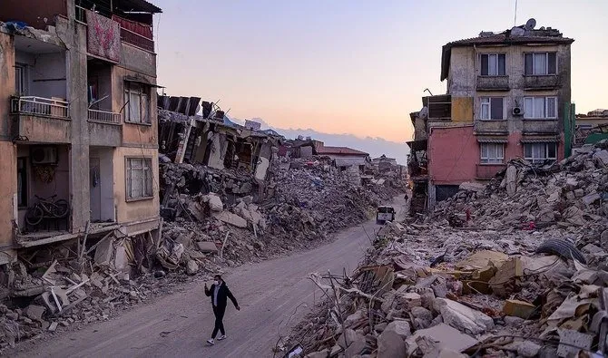 આ મુસ્લિમ દેશમાં અનોખો કાયદો, ભૂકંપમાં મકાન ધરાશાયી થતા કોન્ટ્રાક્ટર-એન્જિનિયરને મળી 18 વર્ષની જેલ https://www.pravinews.com/international-news/turkey-islamic-unique-law-earthquake-house-collapse-contractor-engineer-18-years-imprisonment-106576