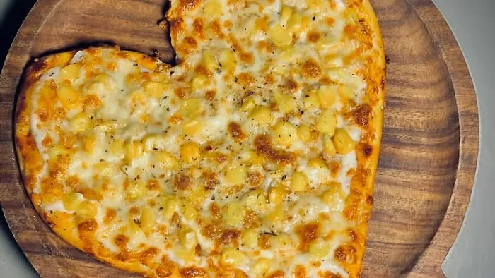 આ વેલેન્ટાઇન ડે પર તમારા જીવનસાથી માટે તમારા પોતાના હાથે હૃદય આકારનો પિઝા બનાવો 2 આ વેલેન્ટાઇન ડે પર તમારા જીવનસાથી માટે તમારા પોતાના હાથે હૃદય આકારનો પિઝા બનાવો https://www.pravinews.com/food/valentine-day-2025-how-to-make-heart-shape-pizza-at-home-103069