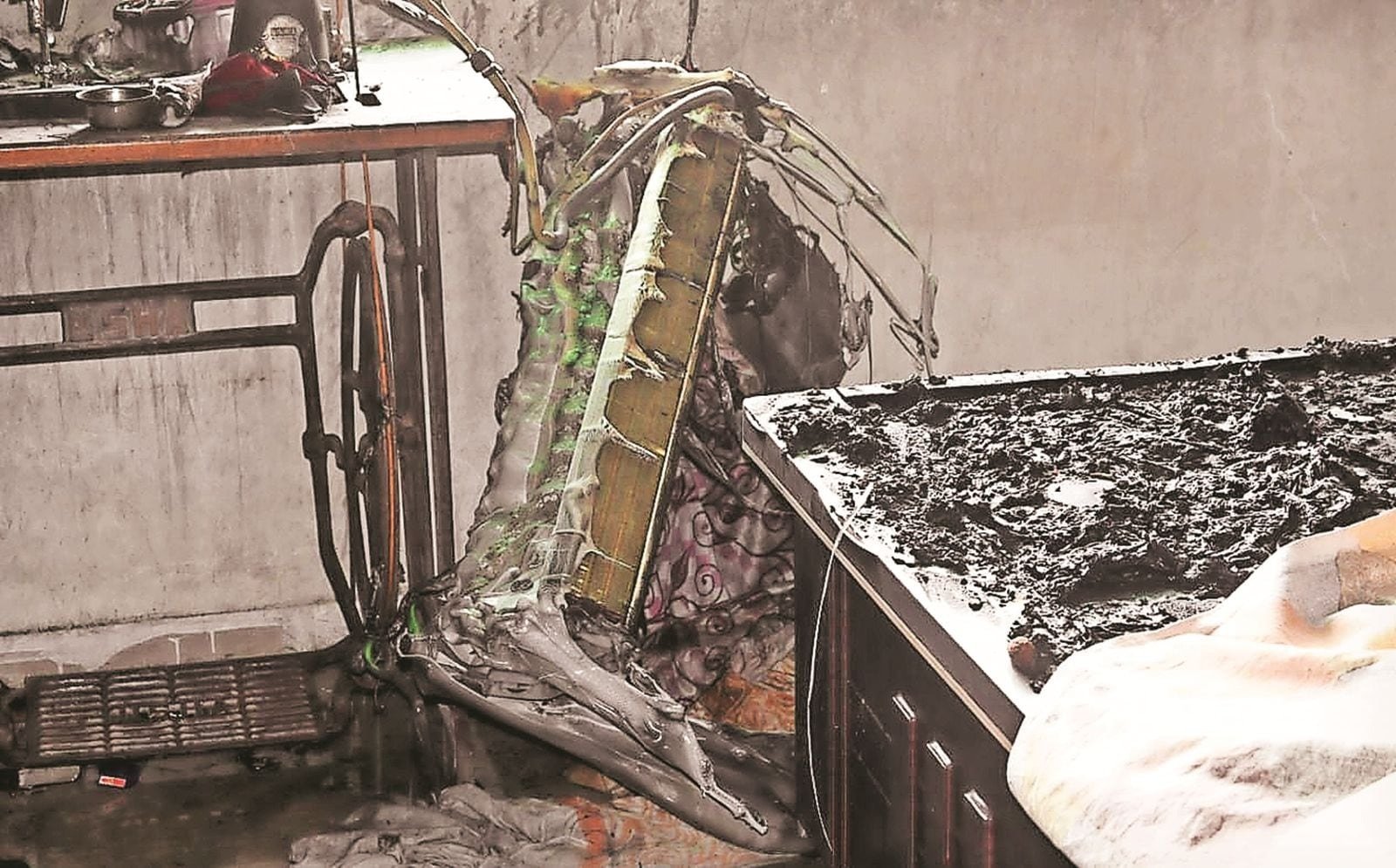 વડોદરાના એક ફ્લેટમાં આગ લાગતા પ્રૌઢનું મોત, પત્ની ગઈ હતી નોકરી પર https://www.pravinews.com/gujarat-news/vadodara-news/adult-dies-in-vadodara-flat-fire-117155