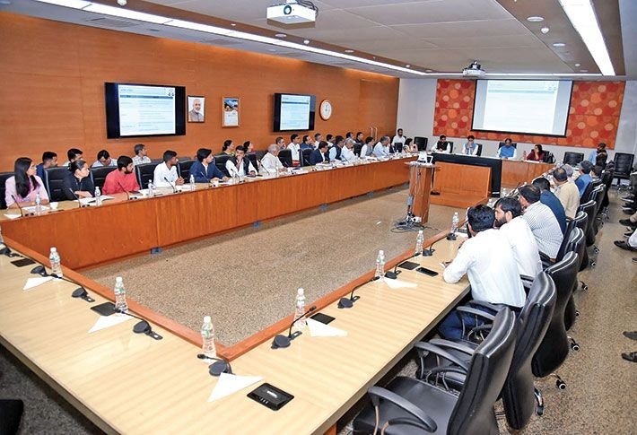 ધોરણ 12 પછી GCAS પોર્ટલ પર નોંધણી શરુ, MSU ની વિવિધ ફેકલ્ટીમાં 18 સહાય કેન્દ્રો કાર્યરત https://www.pravinews.com/gujarat-news/vadodara-news/after-class-12-18-aid-centers-operated-on-gcas-115656