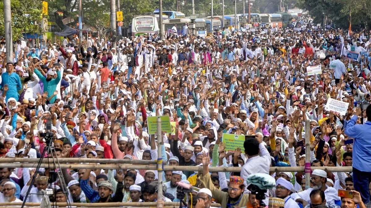 વક્ફ સુધારા બિલ વિરુદ્ધ AIMPLBનું મોટું એલાન, દેશવ્યાપી 'આંદોલન'નું એલાન https://www.pravinews.com/world-news-in-gujarati/all-india-muslim-personal-law-board-announces-nationwide-agitation-against-waqf-amendment-bill-117190