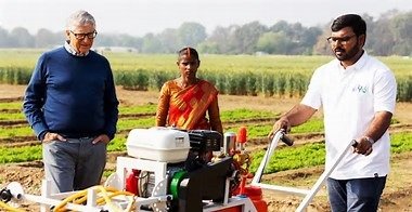 બિલ ગેટ્સે સ્ટાર્ટઅપના જંતુનાશક સ્પ્રેયર પર હાથ અજમાવ્યો, ખેડૂતોને તેનો મોટો ફાયદો થયો https://www.pravinews.com/world-news-in-gujarati/bill-gates-tries-his-hand-at-pesticide-sprayer-made-by-startup-to-ease-farmers-woes-115975