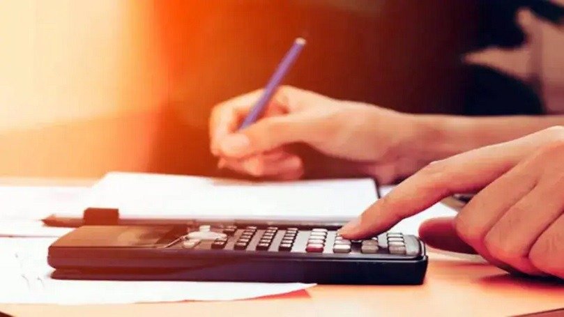 CBSE તરફથી 12મા ધોરણના વિદ્યાર્થીઓને મોટી રાહત! એકાઉન્ટ્સ પરીક્ષામાં કેલ્ક્યુલેટરનો ઉપયોગ કરવાની મળી શકે છે પરવાનગી https://www.pravinews.com/education/board-exams/cbse-can-considers-calculators-for-class-12-accounts-exam-reducing-student-stress-117592