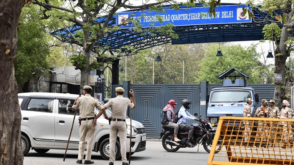 દિલ્હીથી મોટા સમાચાર, શિફ્ટ થશે તિહાર જેલ, જાણો કેમ સરકારે લીધો આ નિર્ણય, ખર્ચ થશે આટલા કરોડ https://www.pravinews.com/world-news-in-gujarati/delhi-news-bjp-government-to-relocate-tihar-jail-allocates-10-crore-for-survey-budget-updates-117961