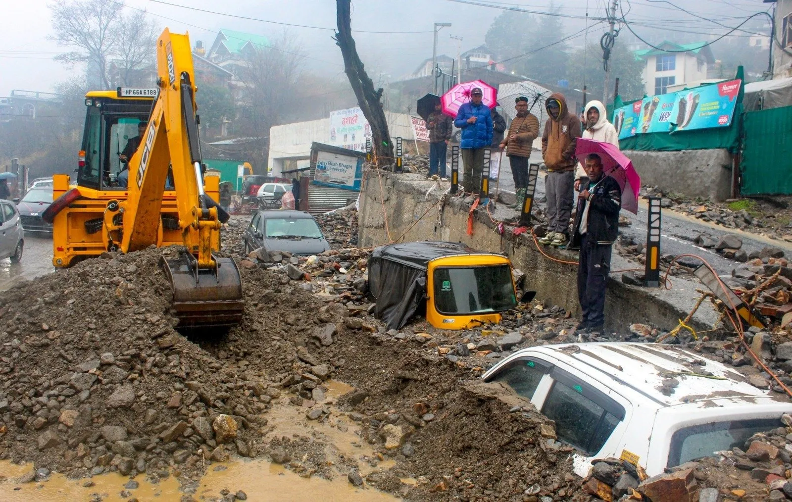 હિમાચલમાં હિમવર્ષા અને વરસાદને કારણે જનજીવન ખોરવાયું! 5 NH સહિત 583 રસ્તાઓ બંધ, ટ્રાન્સફોર્મર અટવાયા 2 હિમાચલમાં હિમવર્ષા અને વરસાદને કારણે જનજીવન ખોરવાયું! 5 NH સહિત 583 રસ્તાઓ બંધ, ટ્રાન્સફોર્મર અટવાયા https://www.pravinews.com/world-news-in-gujarati/himachal-pradesh-weather-update-5-national-highways-blocked-due-to-heavy-rain-and-snowfall-connectivity-to-many-districts-cut-off-110315