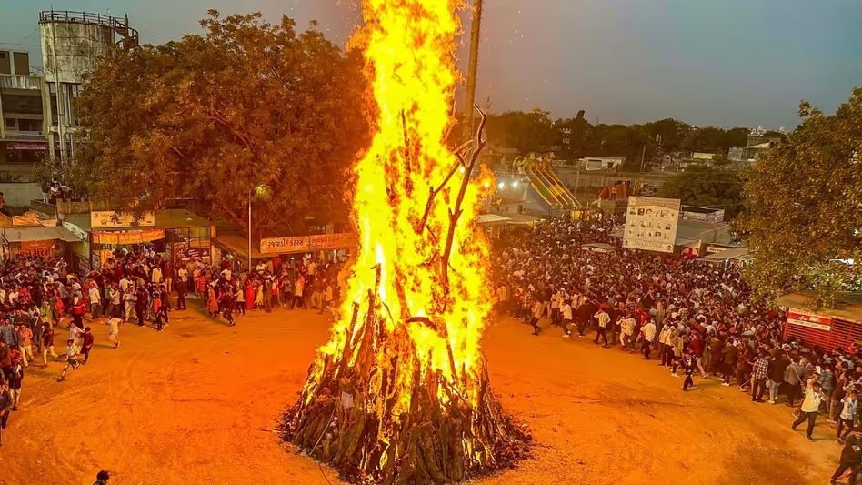 હોળાષ્ટક દરમિયાન આ મંત્રોનો જાપ કરો, જીવનમાં સકારાત્મક પરિવર્તન આવશે https://www.pravinews.com/religion/holashtak-2025-date-and-mantra-know-kab-se-hai-holashtak-111942