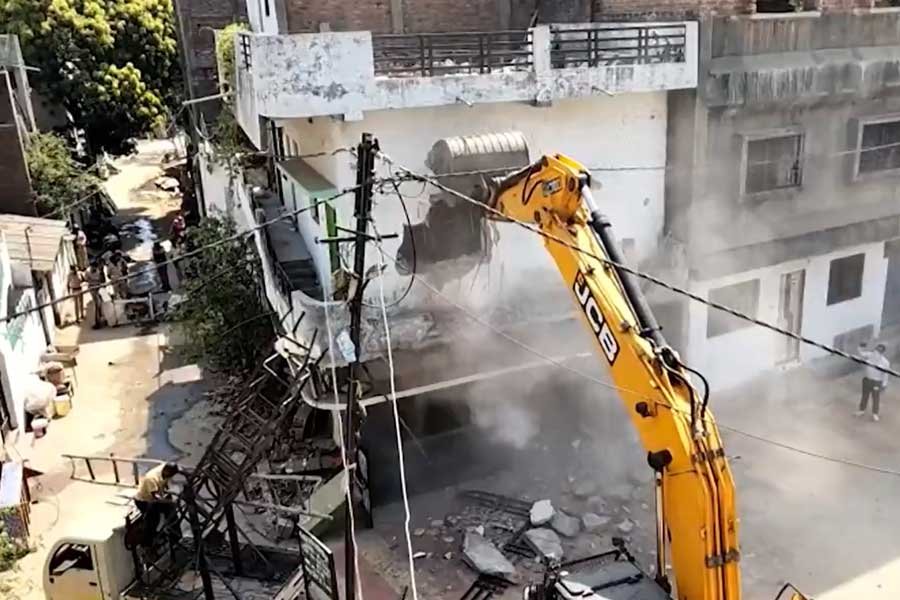 નાગપુર હિંસાના મુખ્ય આરોપીના ઘર પર બુલડોઝર દોડાવાયું, બિલ્ડિંગ પ્લાનની મંજૂરી ન મળવા બદલ કાર્યવાહી https://www.pravinews.com/world-news-in-gujarati/house-of-nagpur-violence-key-accused-demolished-know-all-about-it-117255